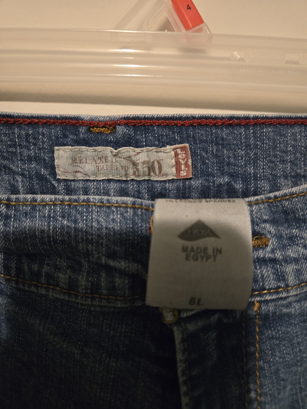 Levi's Slim Straight Women's Blue Denim Jeans Size 6L - Picture 2 of 6
